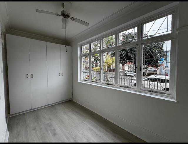 1 BEDROOM FLAT FOR SALE IN GLENWOOD